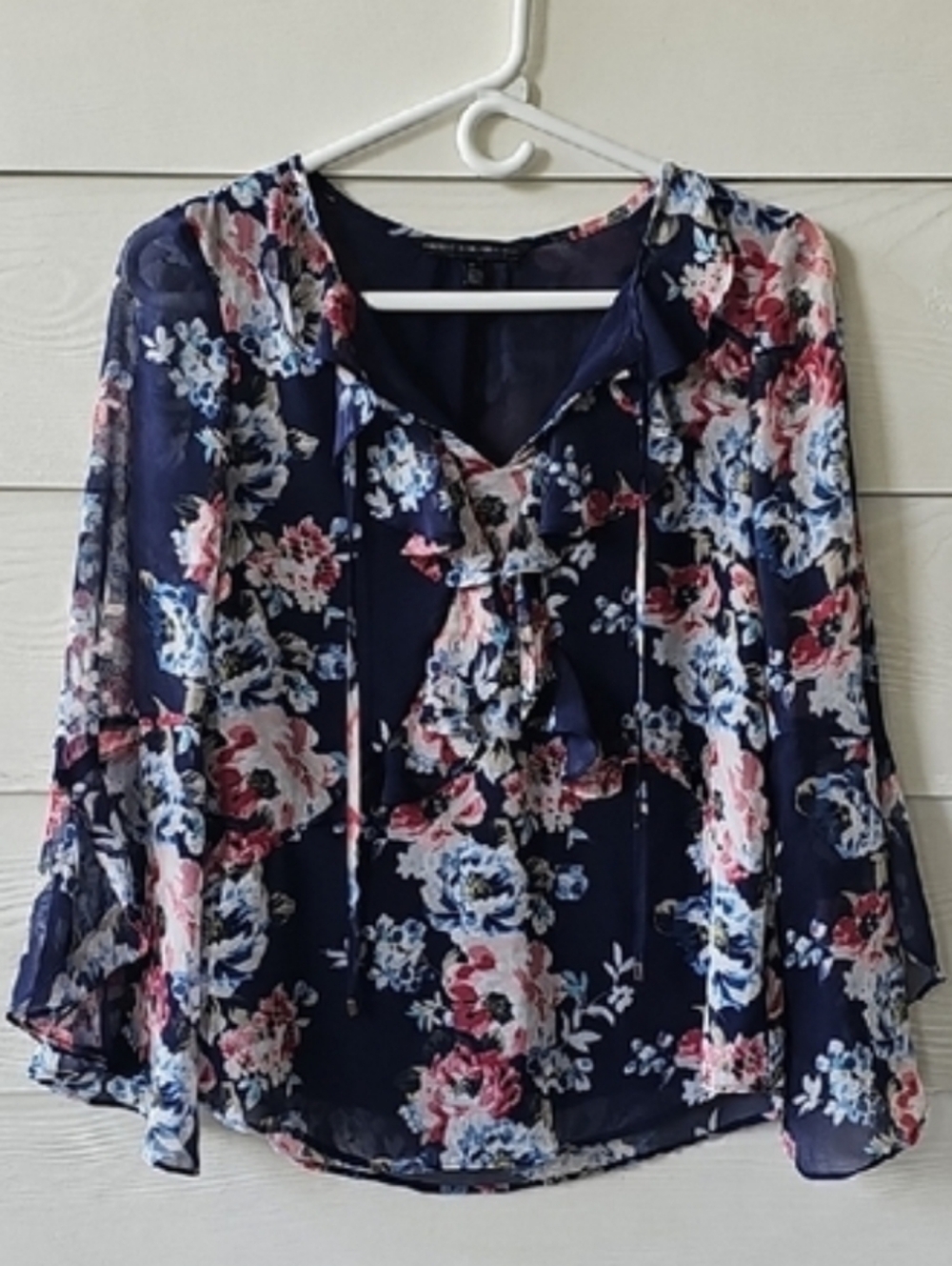 White House Black Market Floral Ruffle Blouse 2P Navy Blue